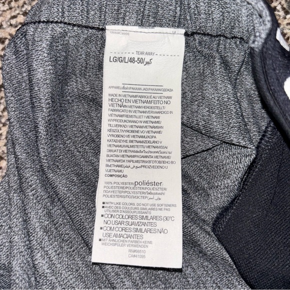 Large Under Armour UA Women's Black and Gray Athletic Shorts Running Workout - Picture 5 of 7